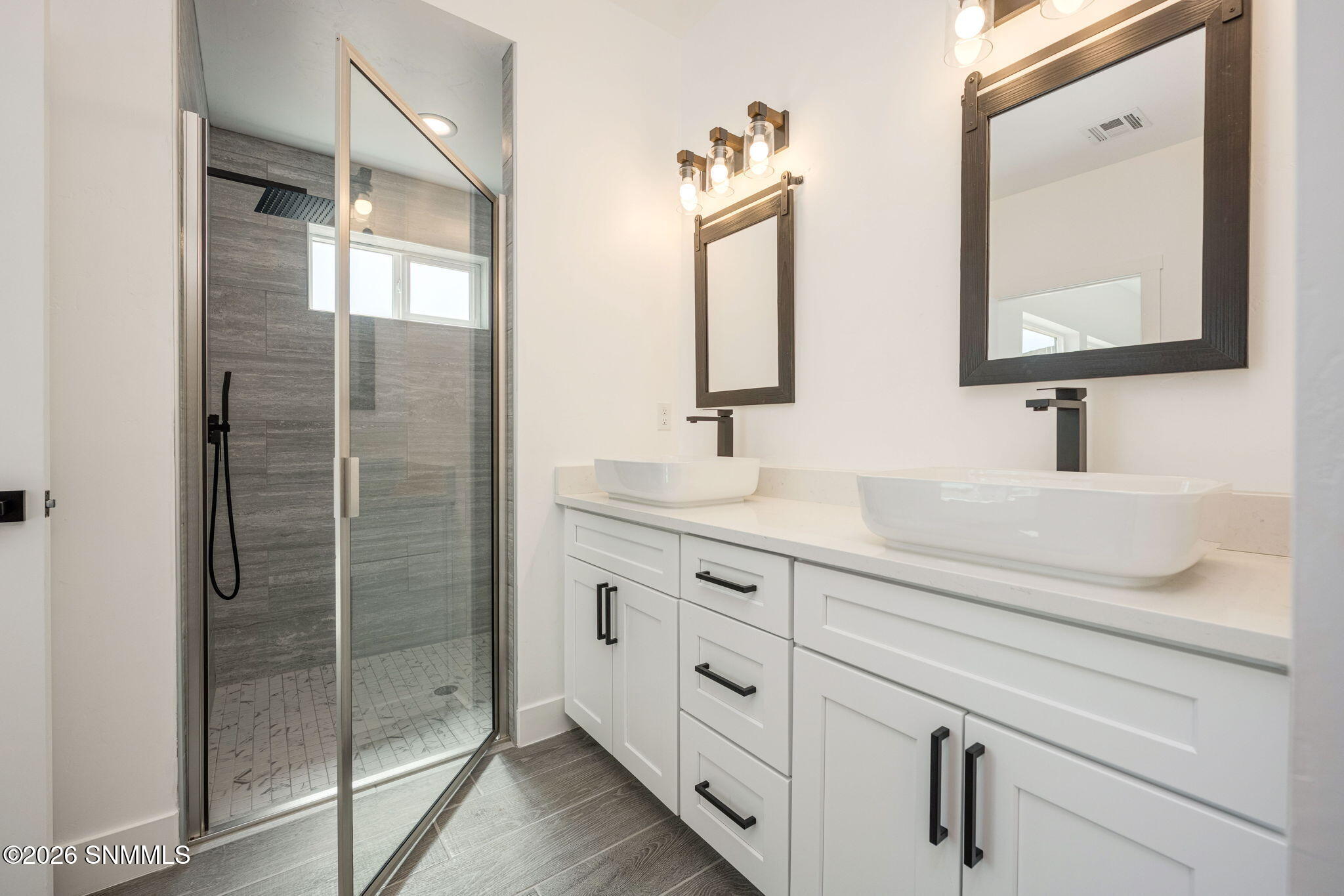 22-web-or-mls-Snappin Homes (Swan6542)-2