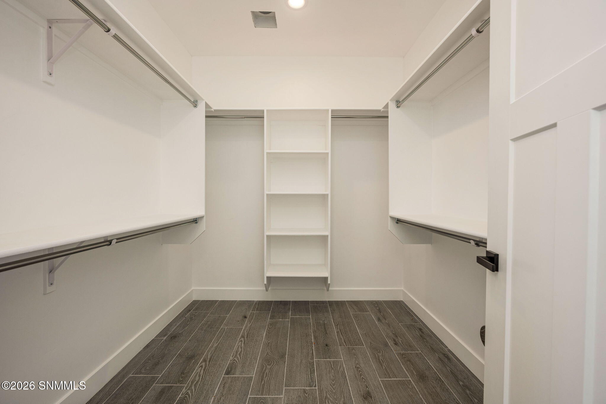 24-web-or-mls-Snappin Homes (Swan6542)-2