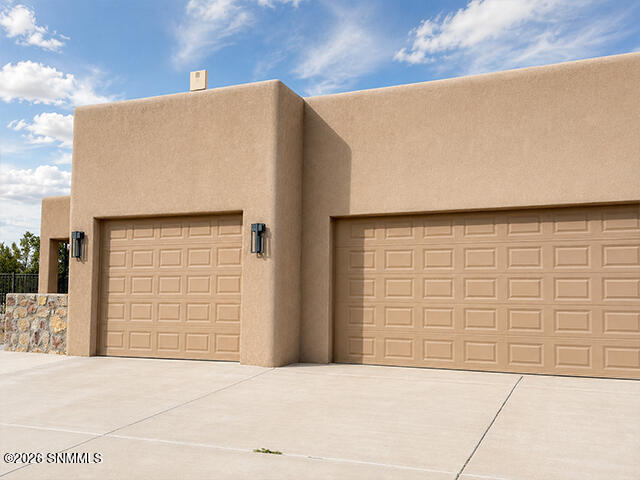 3 Garages