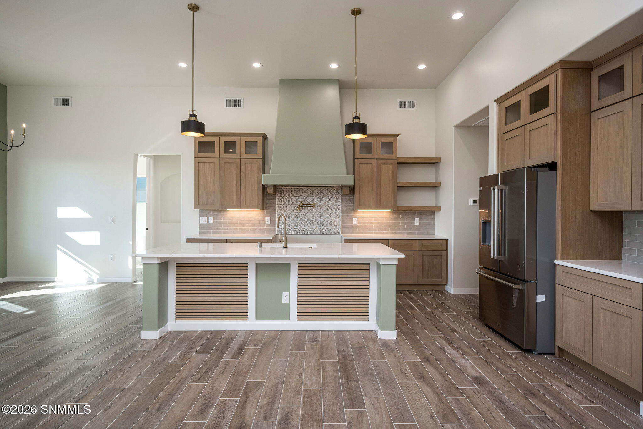 11-web-or-mls-Snappin Homes (Kuehne2850)