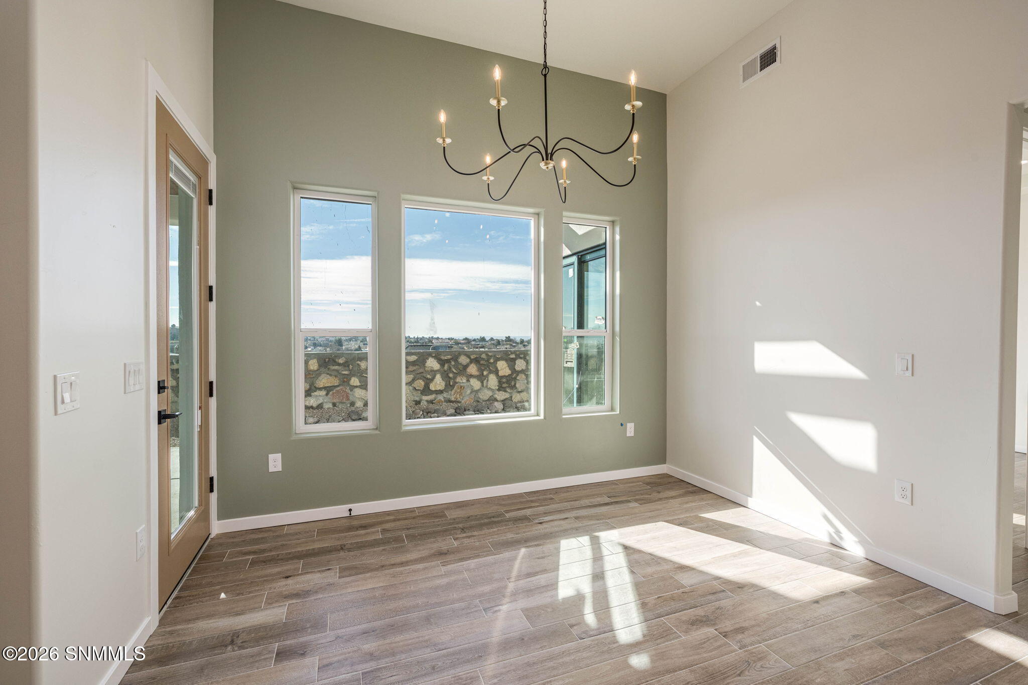 18-web-or-mls-Snappin Homes (Kuehne2850)