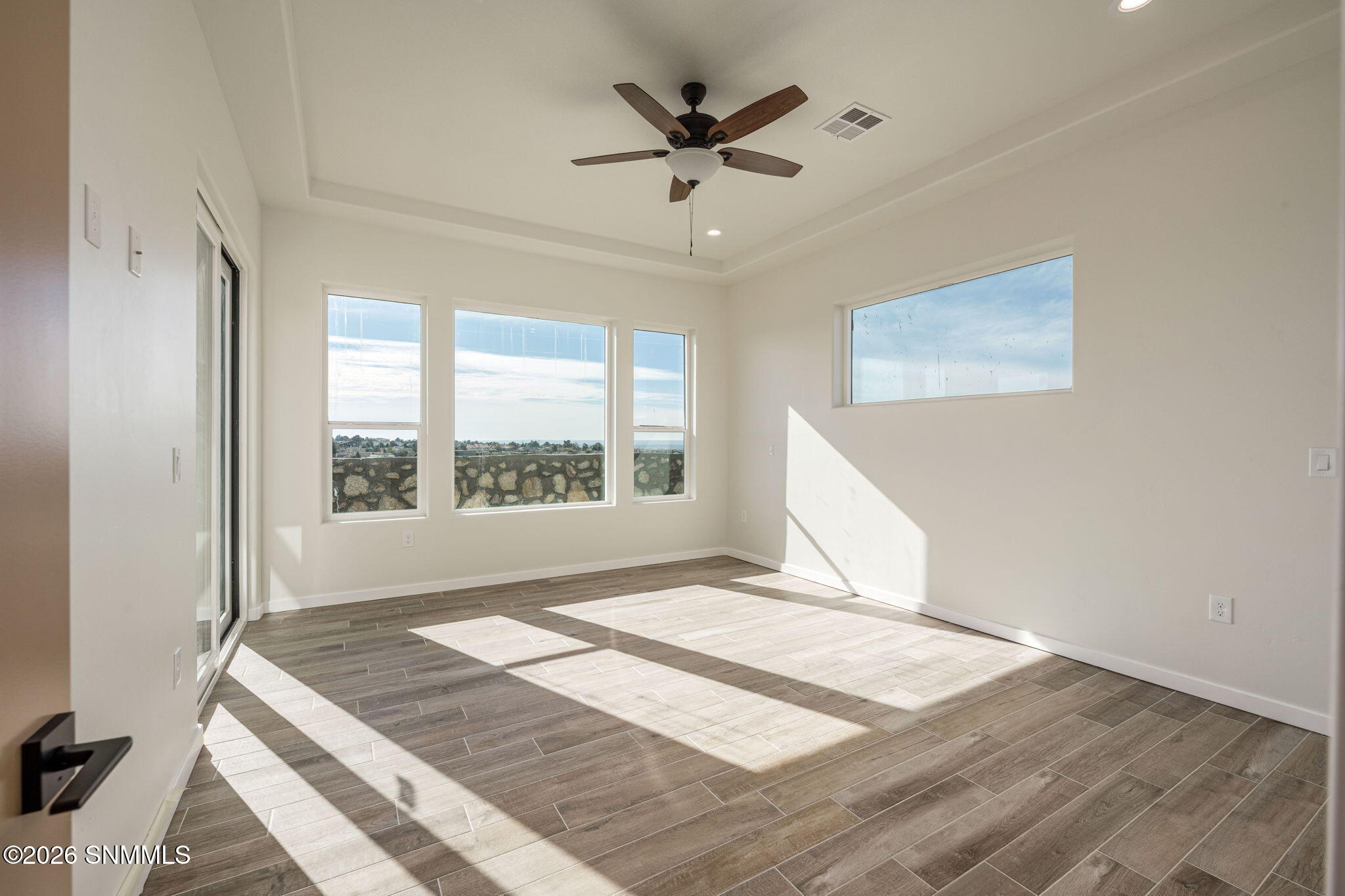 21-web-or-mls-Snappin Homes (Kuehne2850)
