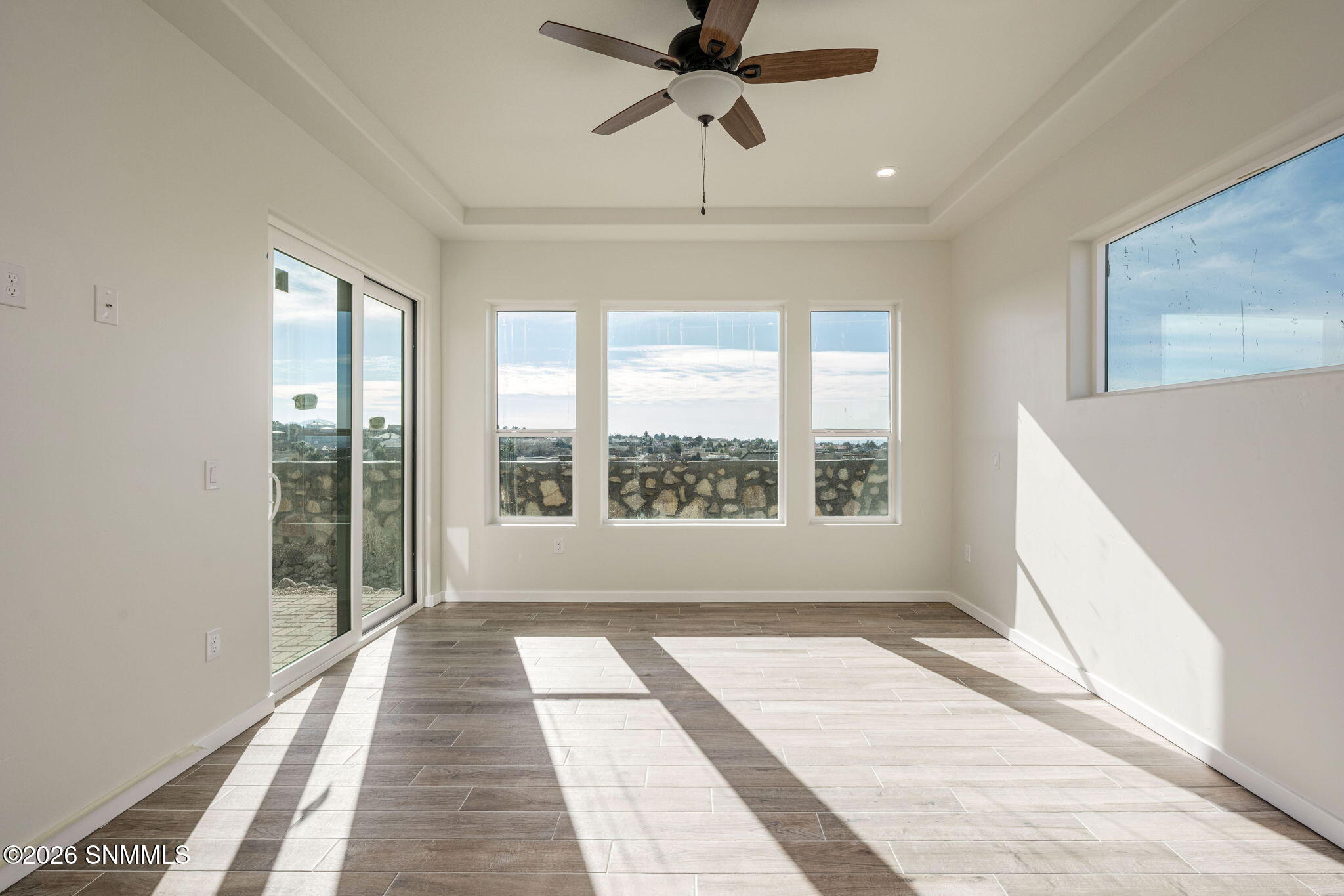 23-web-or-mls-Snappin Homes (Kuehne2850)