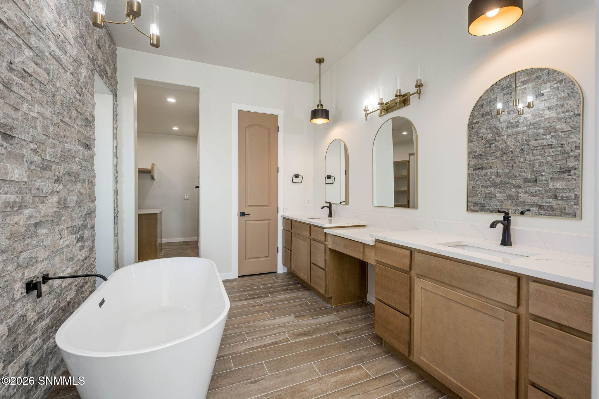 25-web-or-mls-Snappin Homes (Kuehne2850)