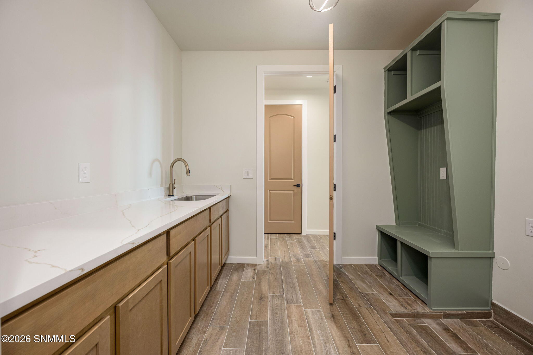 31-web-or-mls-Snappin Homes (Kuehne2850)