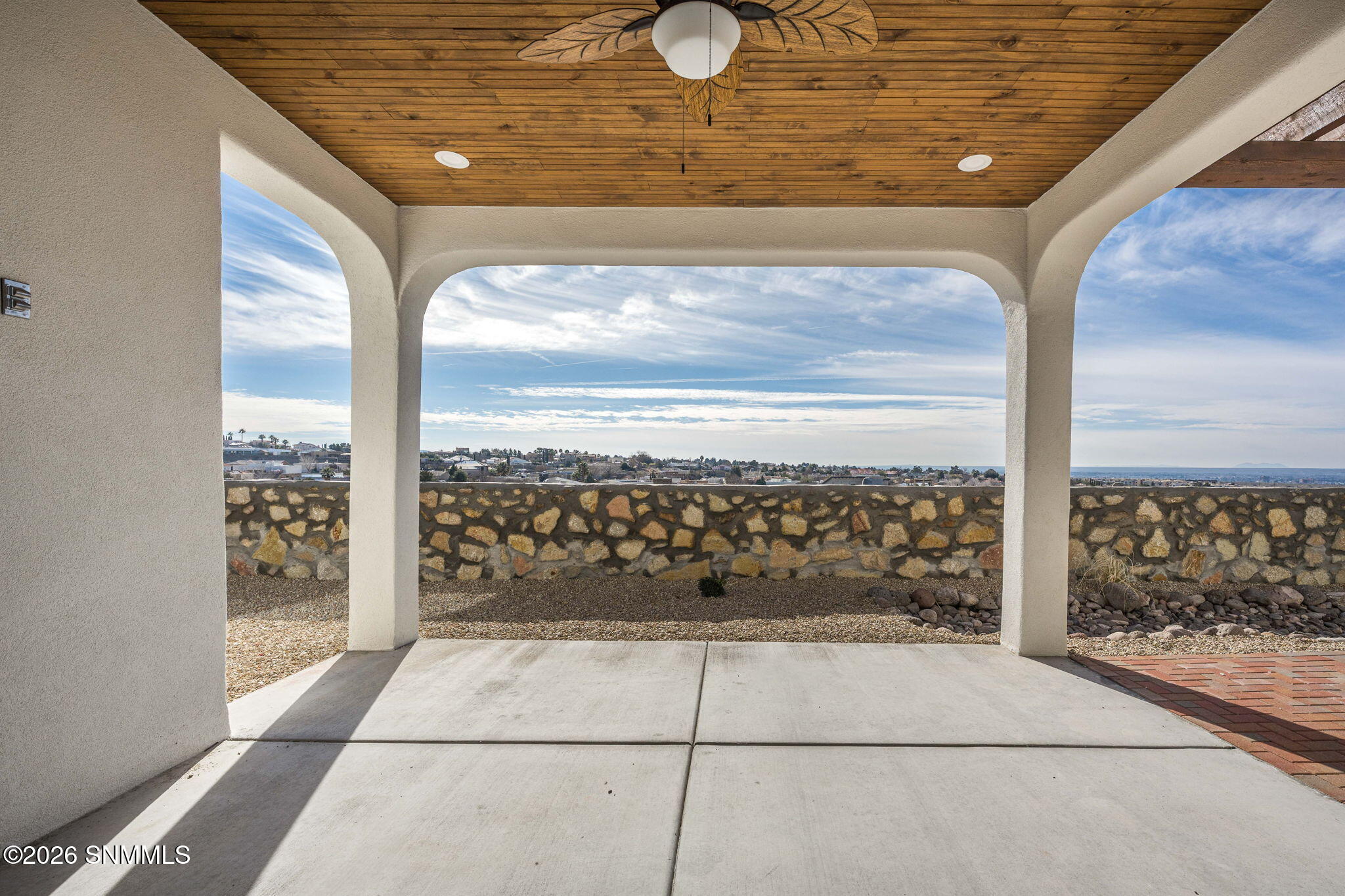 43-web-or-mls-Snappin Homes (Kuehne2850)