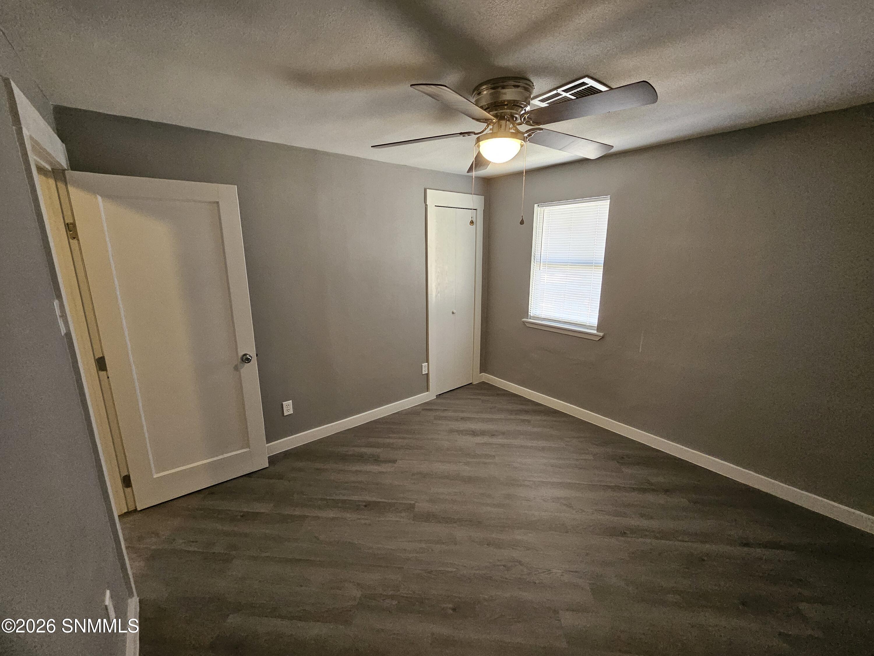 21-FirstBedroom