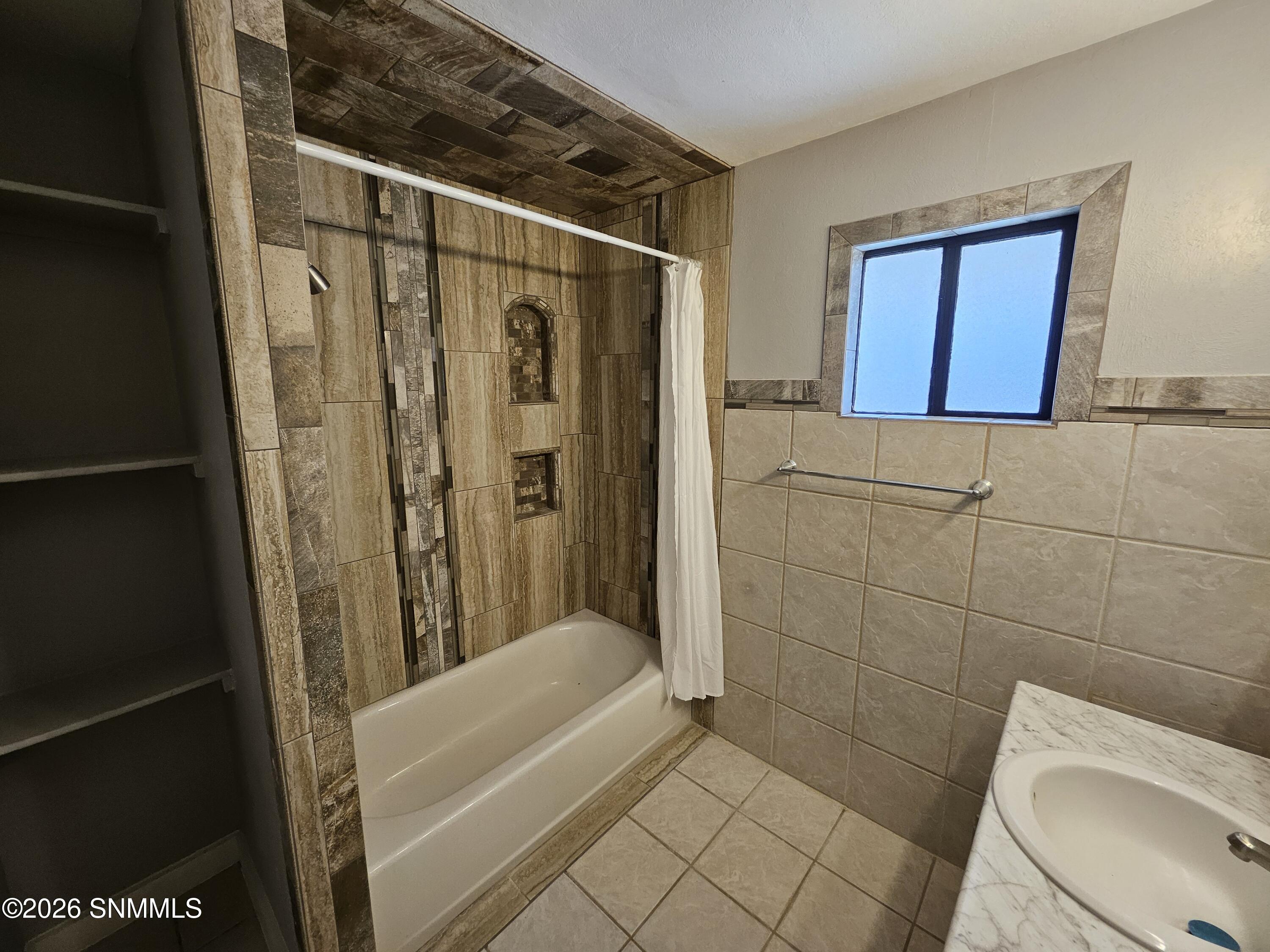 25-Bathroom