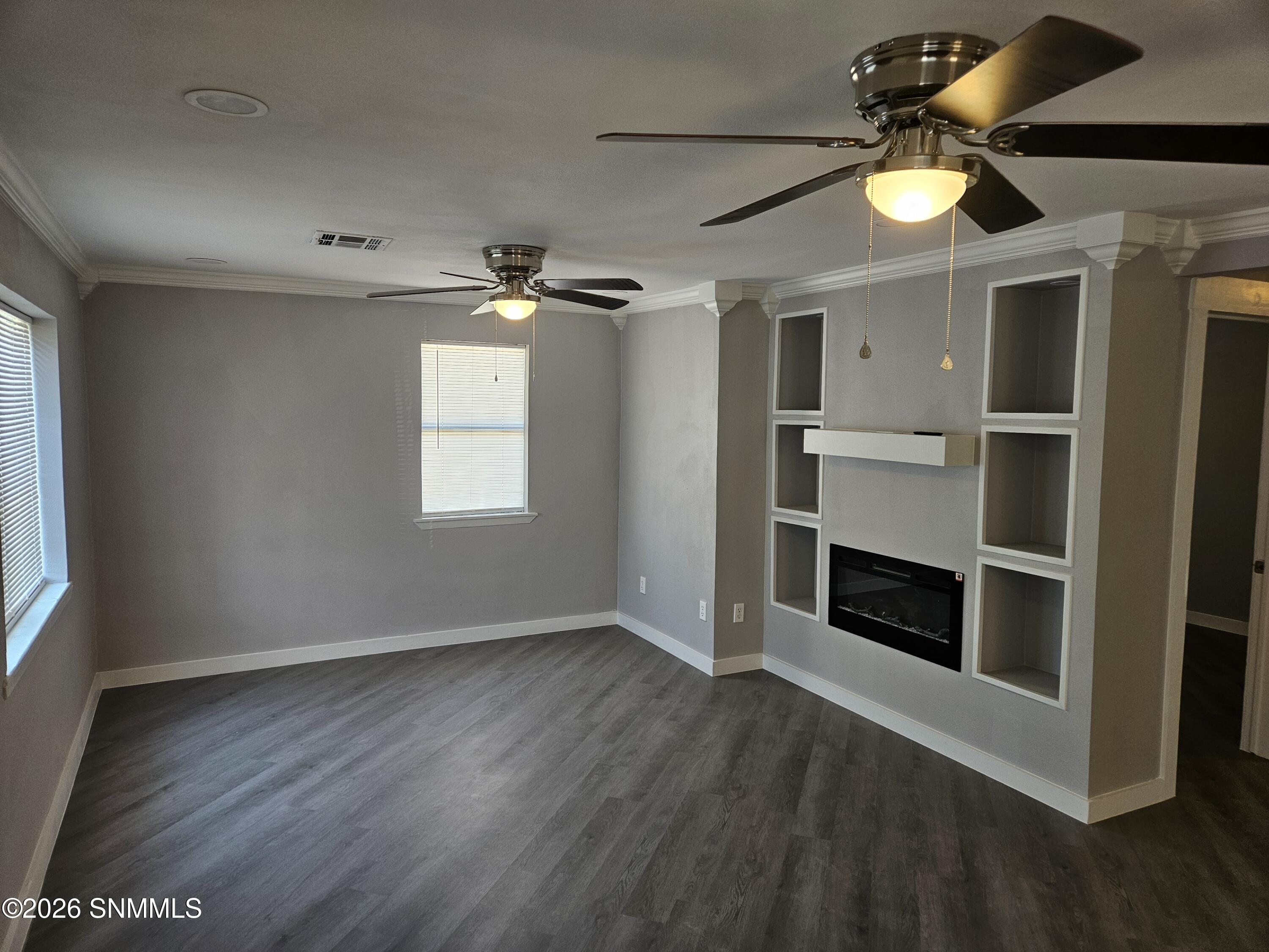 12-LivingRoom