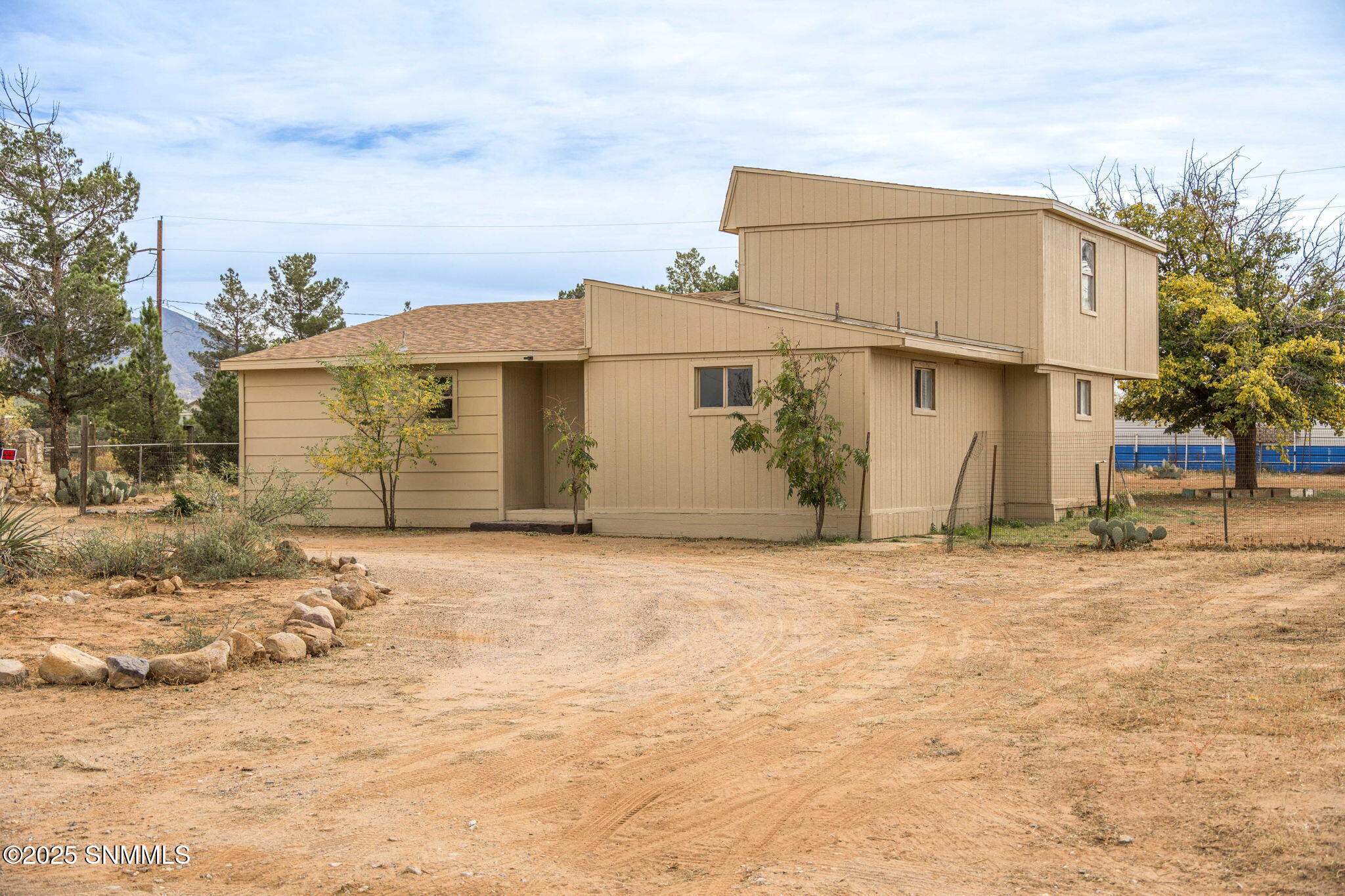 1-web-or-mls-Snappin Homes (Horace9104)-