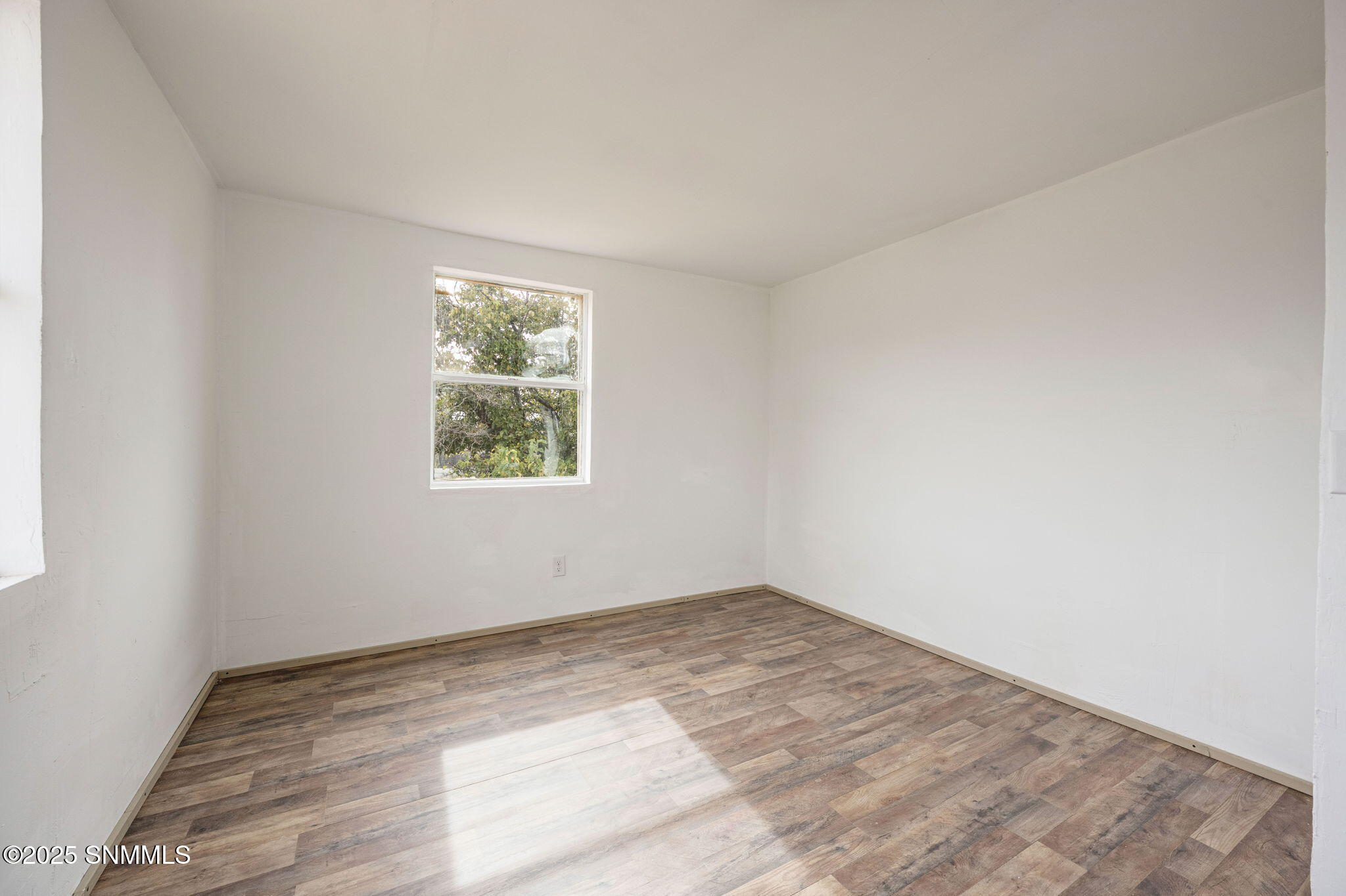 25-web-or-mls-Snappin Homes (Horace9104)