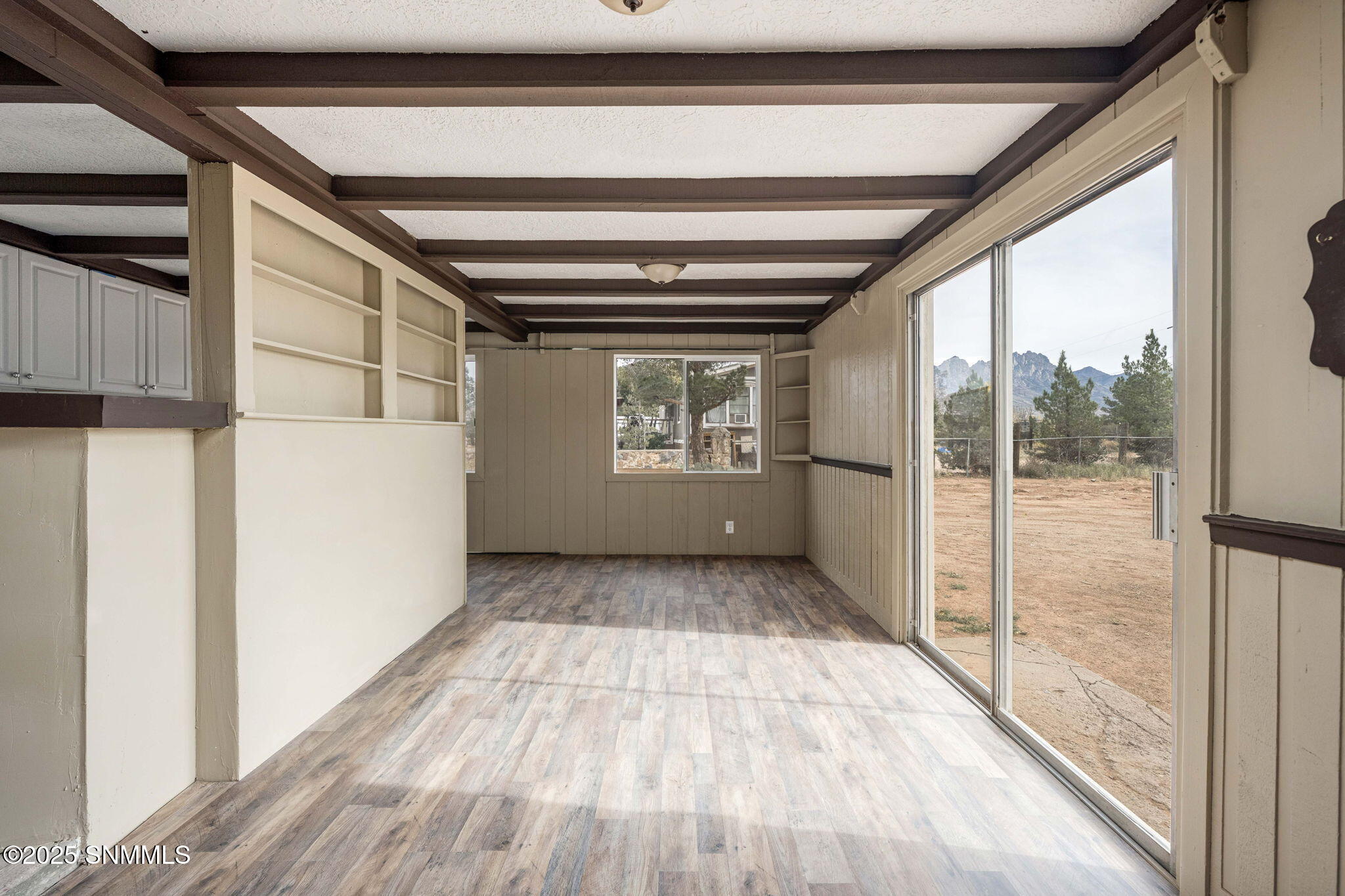 8-web-or-mls-Snappin Homes (Horace9104)-
