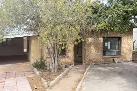 410 Elm Street, Truth or Consequences, New Mexico 87901, 3 Bedrooms Bedrooms, ,2 BathroomsBathrooms,Residential,For Sale,Elm,2602310
