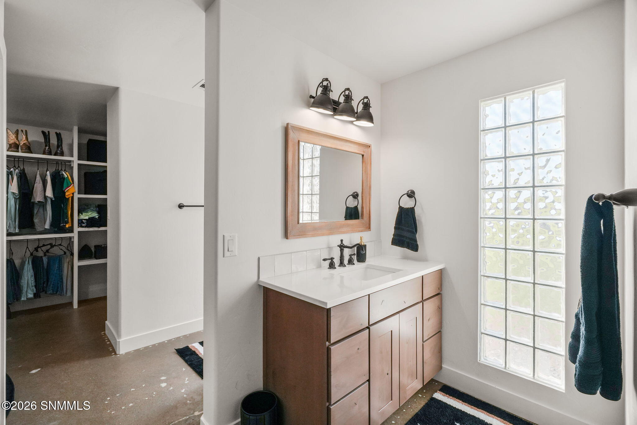 10110 N Valley-51