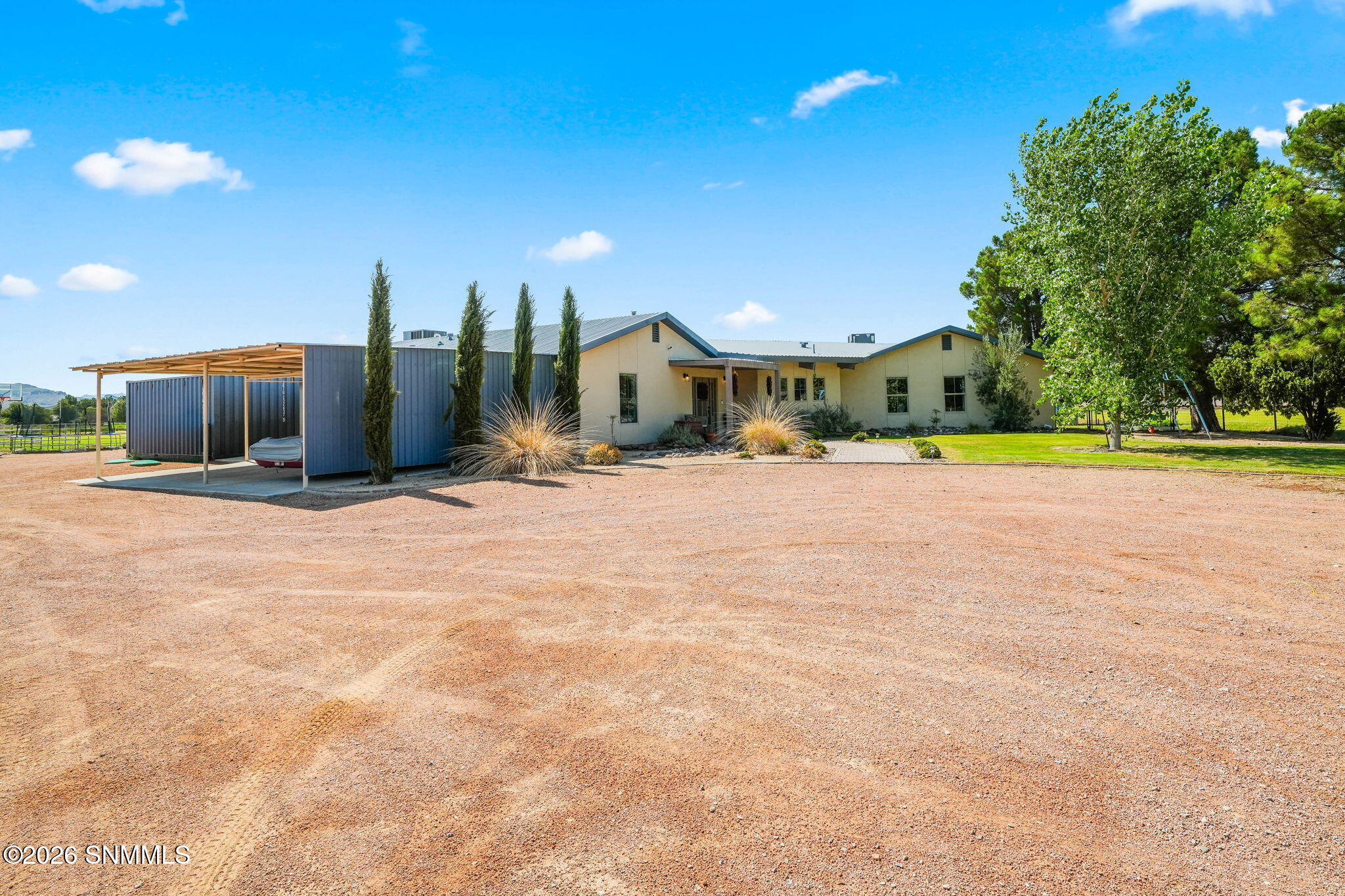 10110 N Valley-4
