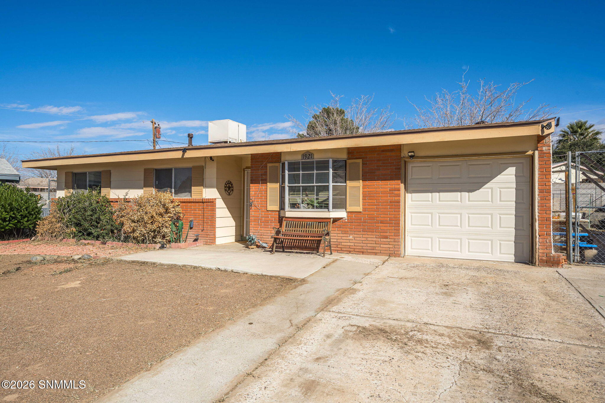 1-web-or-mls-Snappin Homes (Louise1921)-