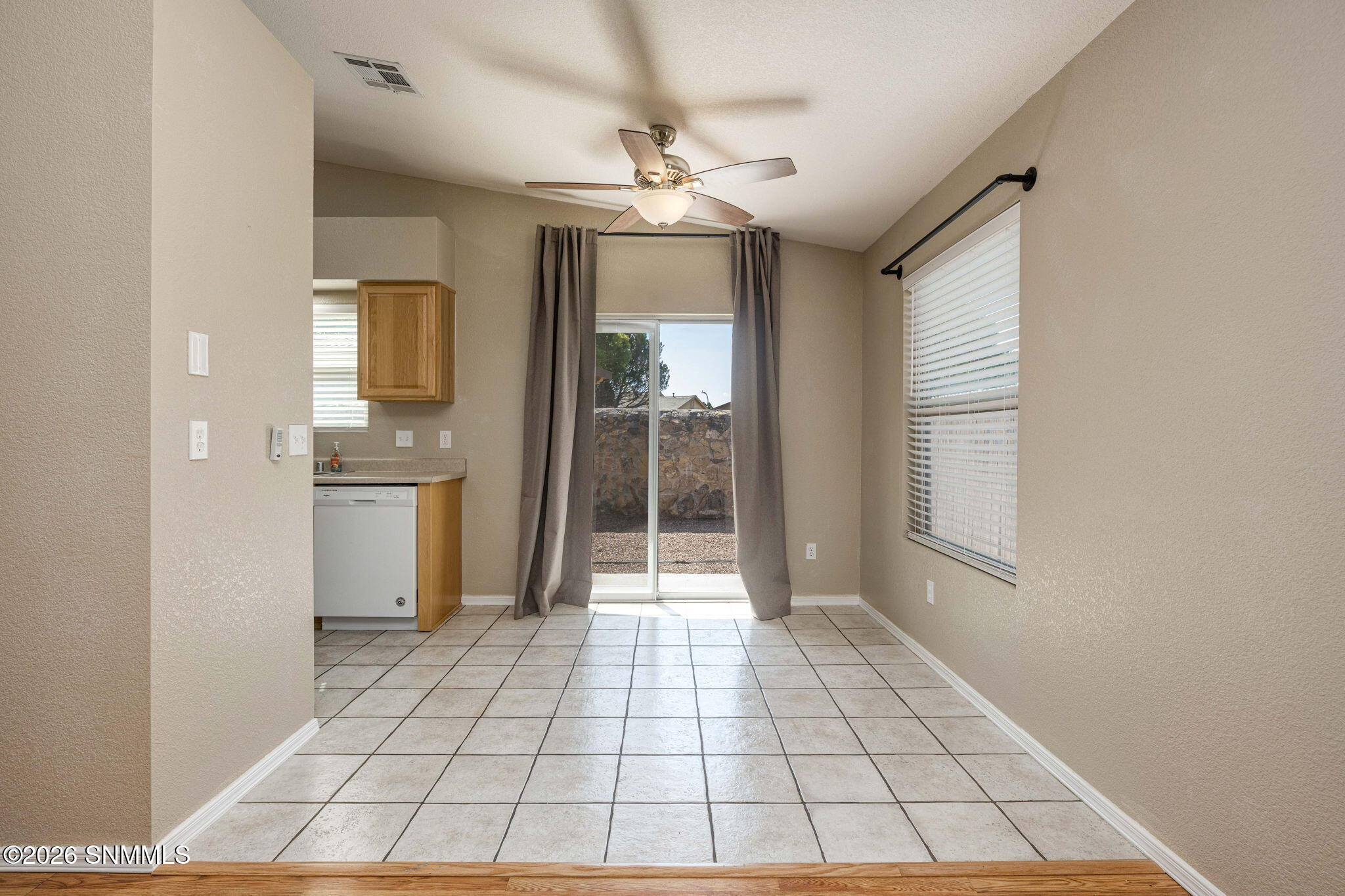 9-web-or-mls-Snappin Homes (Stoneway3733