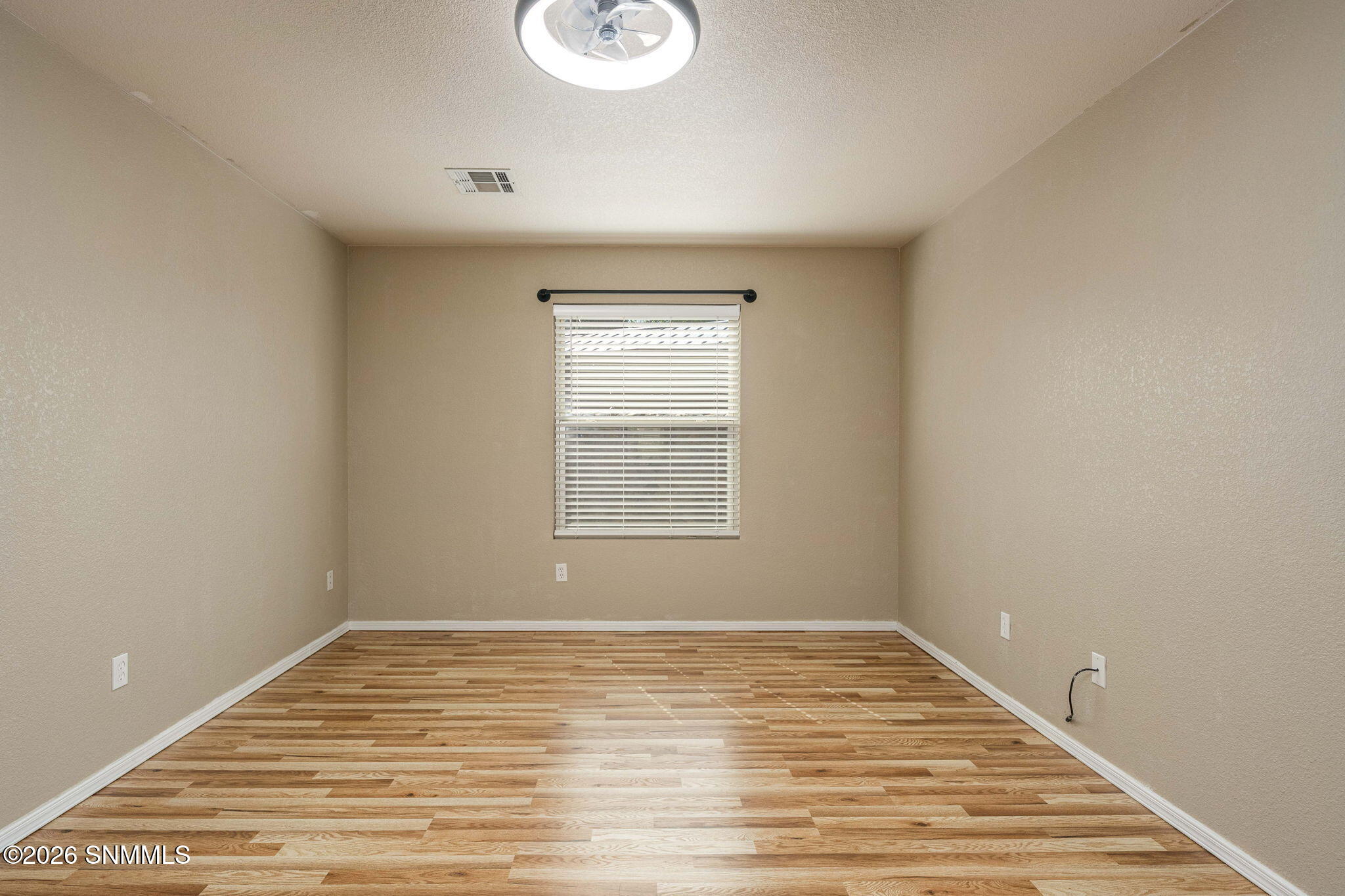 14-web-or-mls-Snappin Homes (Stoneway373