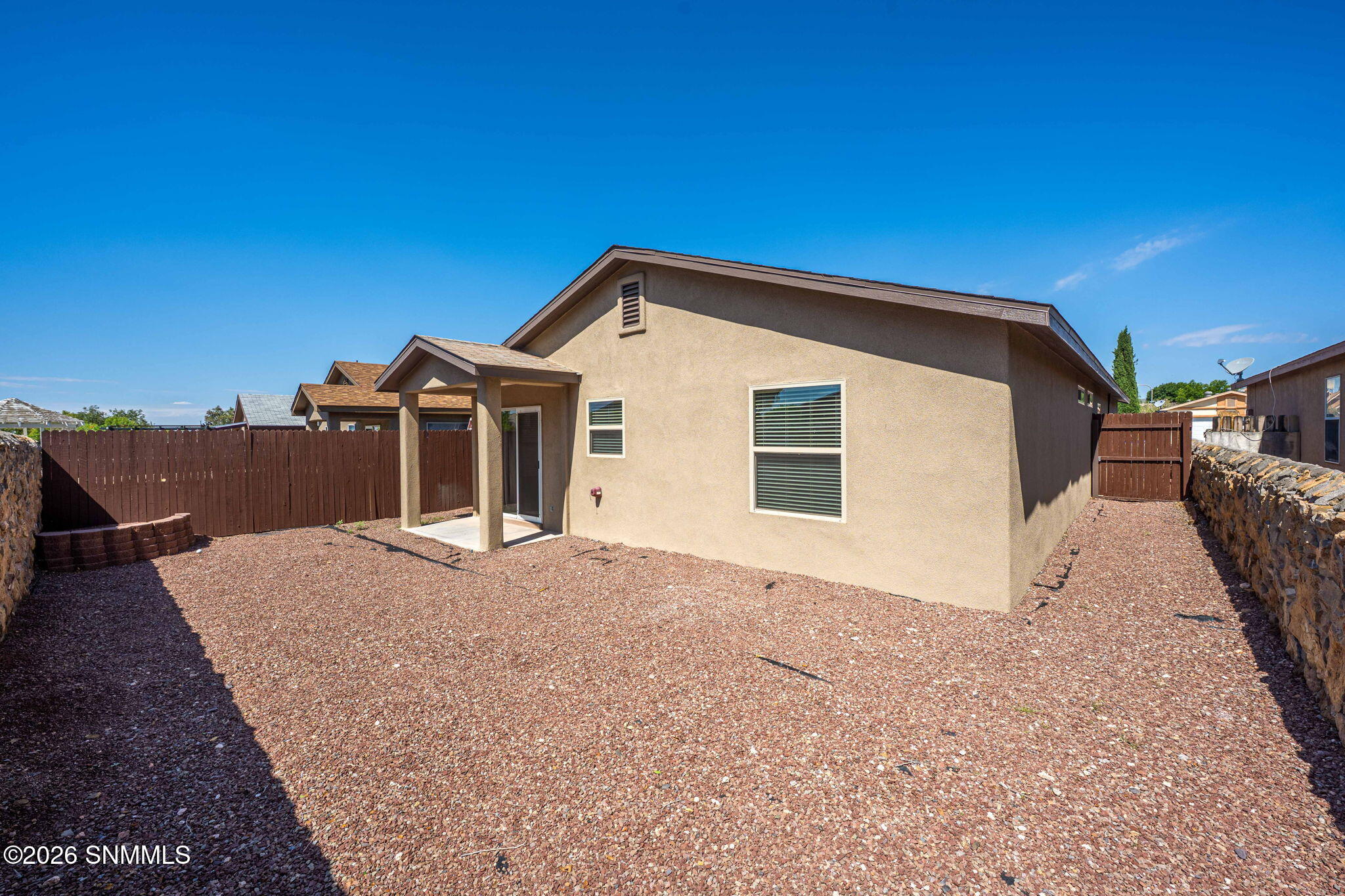 27-web-or-mls-Snappin Homes (Stoneway373