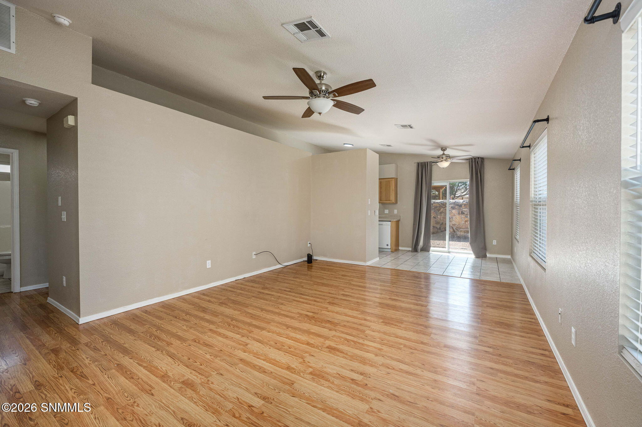 5-web-or-mls-Snappin Homes (Stoneway3733