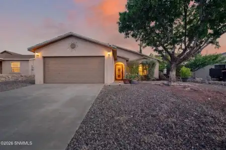5041 Starlite Court, Las Cruces, New Mexico 88012, 3 Bedrooms Bedrooms, ,2 BathroomsBathrooms,Residential,For Sale,Starlite,2602336