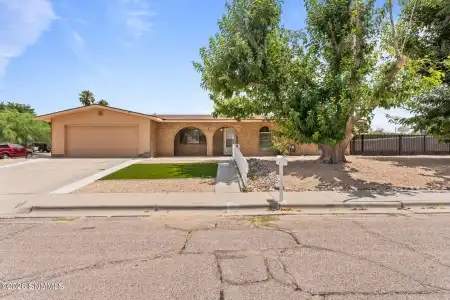 2716 Johnson Street, Las Cruces, New Mexico 88005, 4 Bedrooms Bedrooms, ,2 BathroomsBathrooms,Residential,For Sale,Johnson,2602346