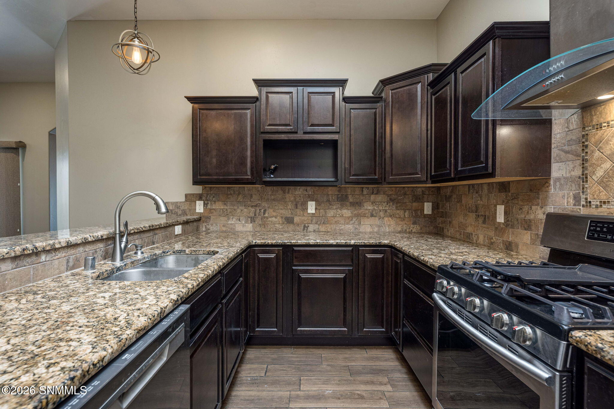 12-web-or-mls-Snappin Homes (Levante4314