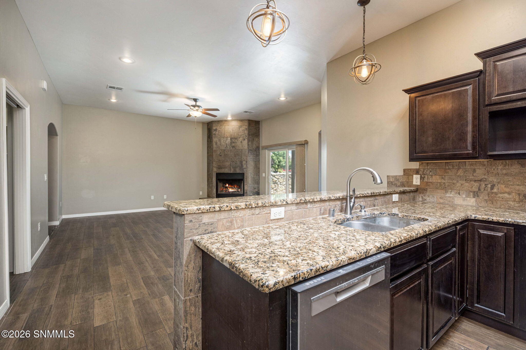 14-web-or-mls-Snappin Homes (Levante4314