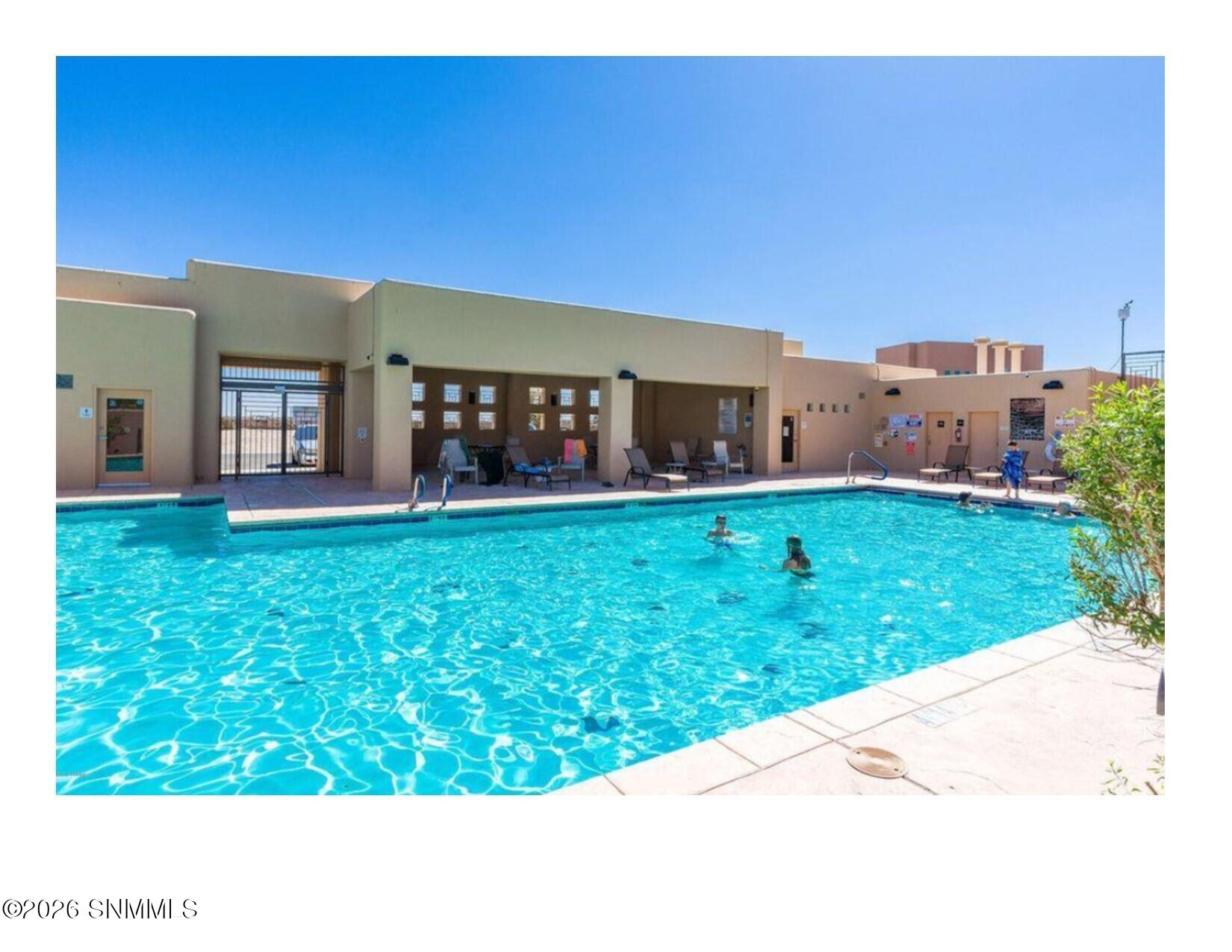 Pueblos Pool