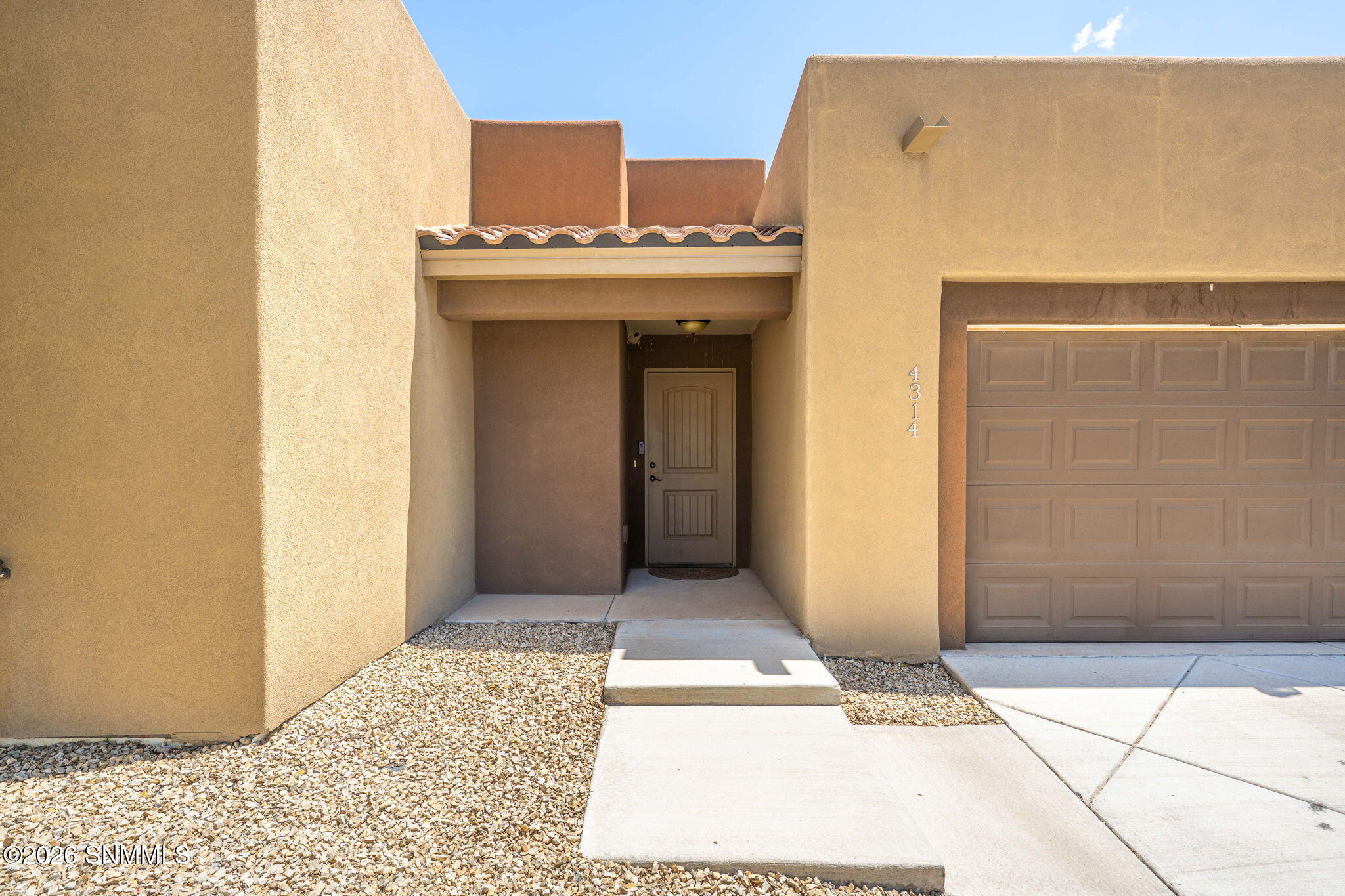 3-web-or-mls-Snappin Homes (Levante4314)