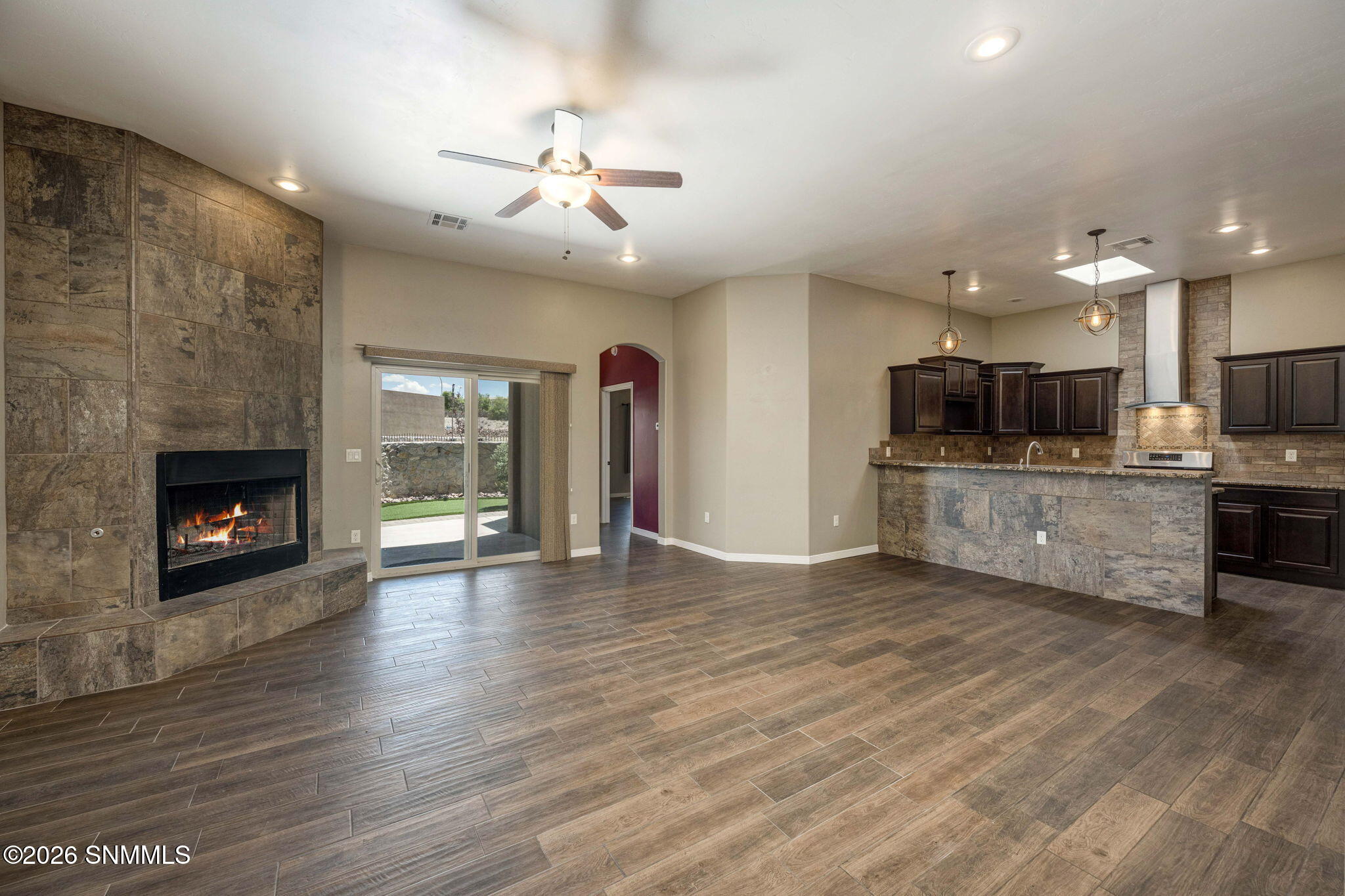 6-web-or-mls-Snappin Homes (Levante4314)