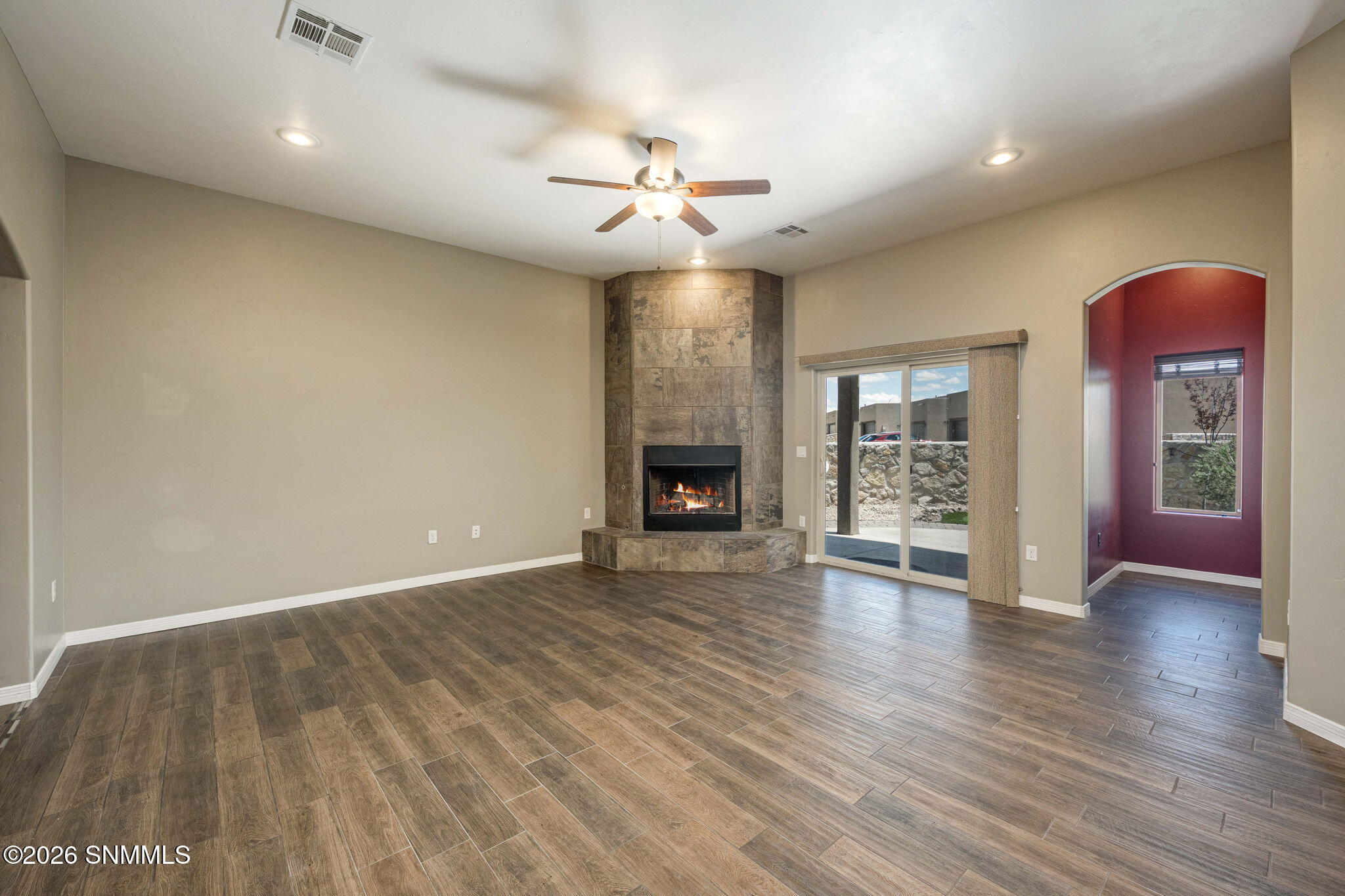 7-web-or-mls-Snappin Homes (Levante4314)