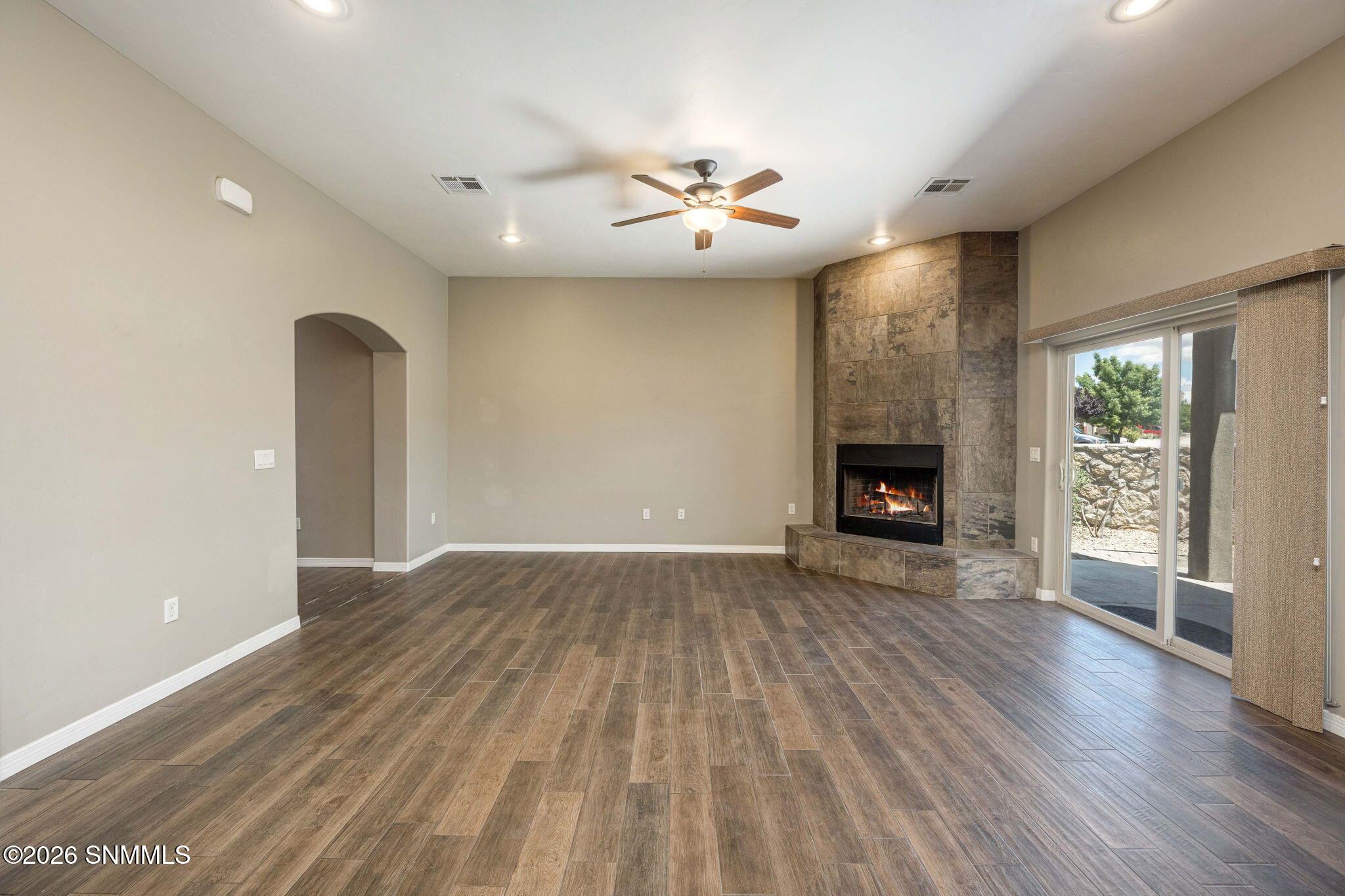 8-web-or-mls-Snappin Homes (Levante4314)