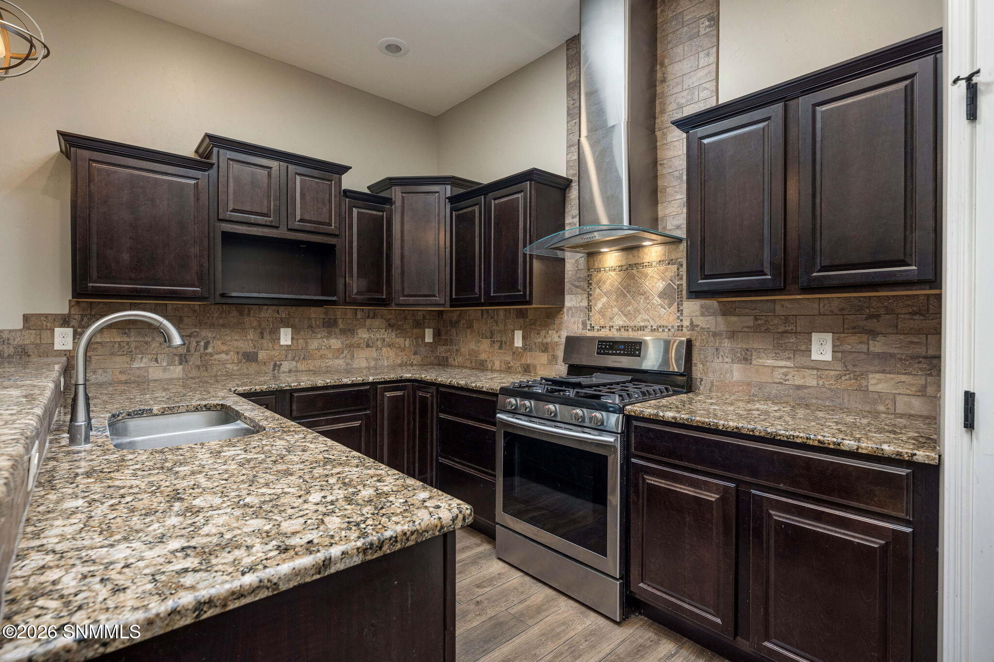 11-web-or-mls-Snappin Homes (Levante4314