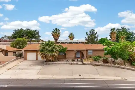 3104 Missouri Avenue, Las Cruces, New Mexico 88011, 5 Bedrooms Bedrooms, ,2 BathroomsBathrooms,Residential,For Sale,Missouri,2601388