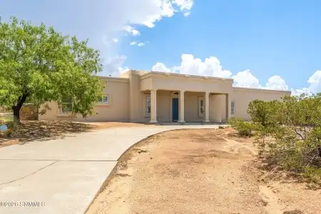 4360 Chase Place, Las Cruces, New Mexico 88011, 4 Bedrooms Bedrooms, ,2.5 BathroomsBathrooms,Residential,For Sale,Chase,2602358