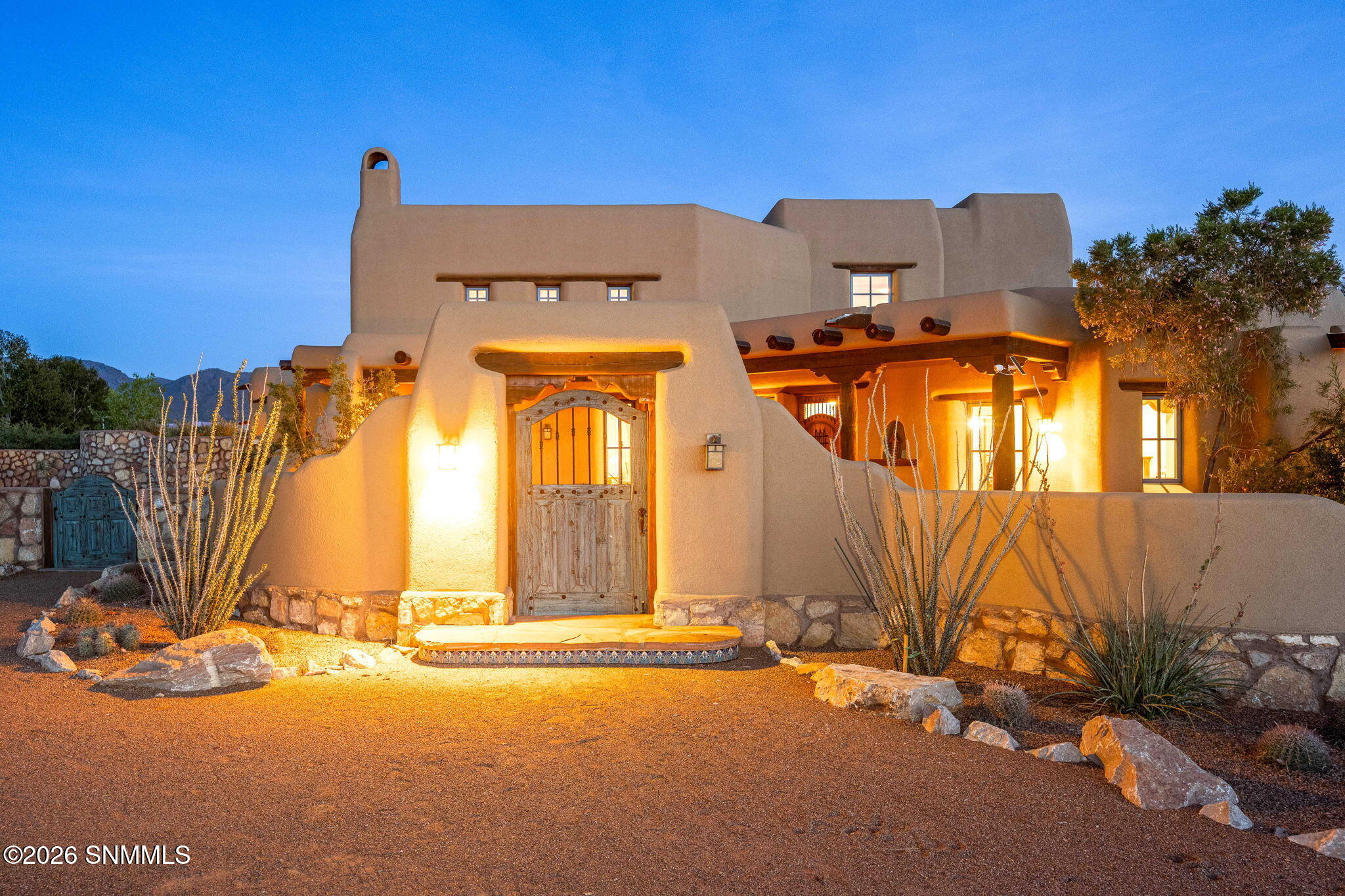 3-web-or-mls-Snappin Homes (LomaBella394