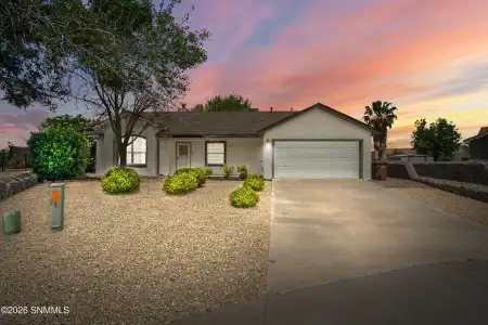 700 Scenic View Drive, Las Cruces, New Mexico 88011, 3 Bedrooms Bedrooms, ,2 BathroomsBathrooms,Residential,For Sale,Scenic View,2601673