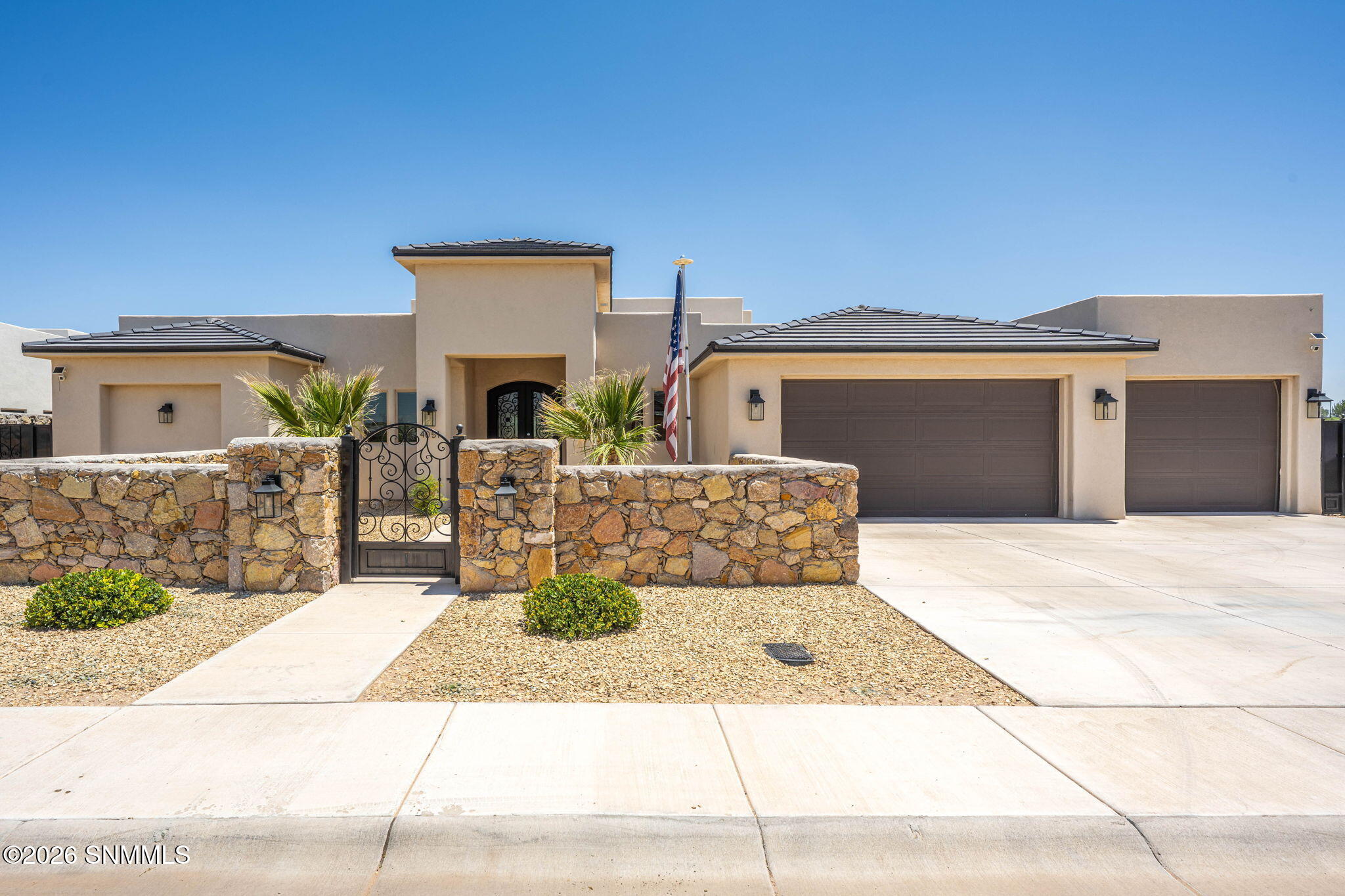 1-web-or-mls-Snappin Homes (SantaElena40