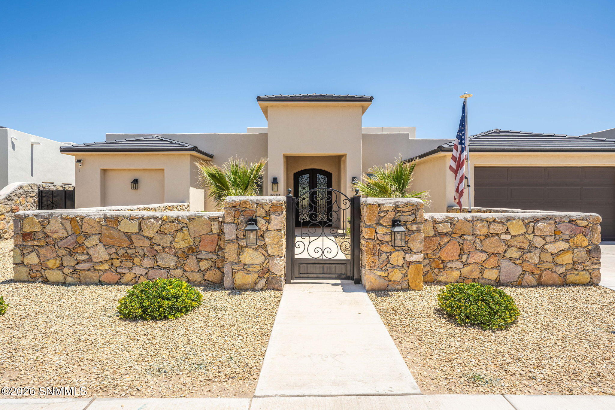 3-web-or-mls-Snappin Homes (SantaElena40
