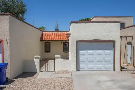 1352 Esperanza Street, Las Cruces, New Mexico 88001, 2 Bedrooms Bedrooms, ,2 BathroomsBathrooms,Residential,For Sale,Esperanza,2602383