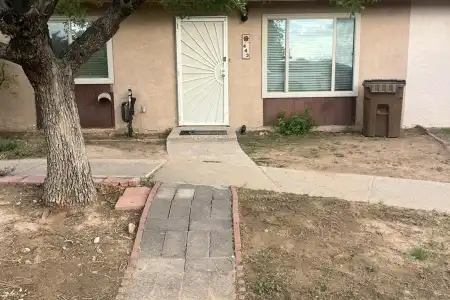 443 Yale Drive, Las Cruces, New Mexico 88005, 2 Bedrooms Bedrooms, ,1 BathroomBathrooms,Residential Lease,For Rent,Yale,2602395