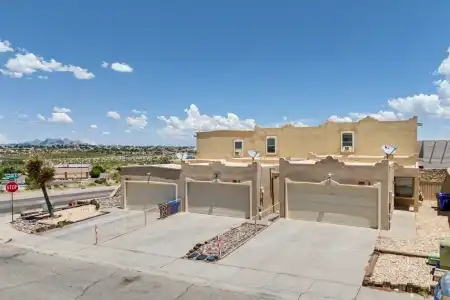703 Athenian Way, Las Cruces, New Mexico 88011, 9 Bedrooms Bedrooms, ,Residential Income,For Sale,Athenian,2602398