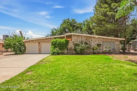 301 Capri Arc, Las Cruces, New Mexico 88005, 3 Bedrooms Bedrooms, ,1.75 BathroomsBathrooms,Residential,For Sale,Capri,2602068