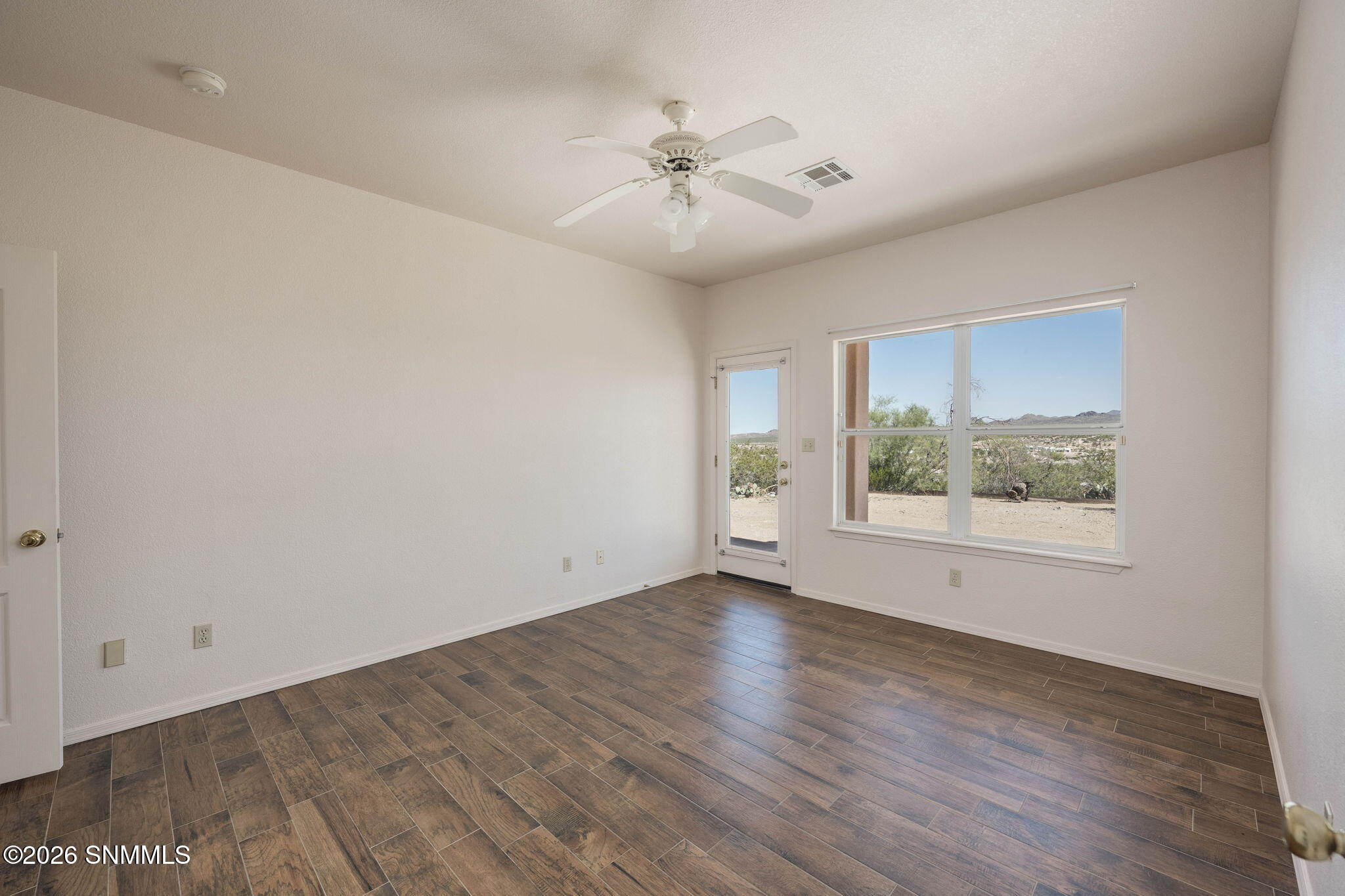 26-web-or-mls-Snappin Homes (DesertRidge