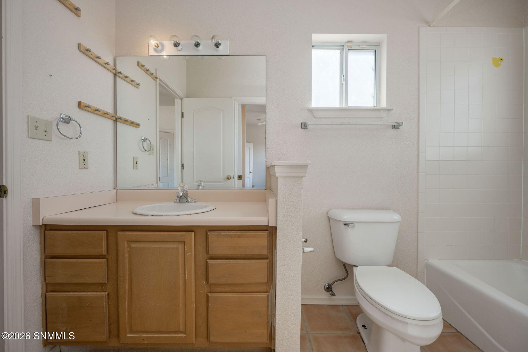 35-web-or-mls-Snappin Homes (DesertRidge