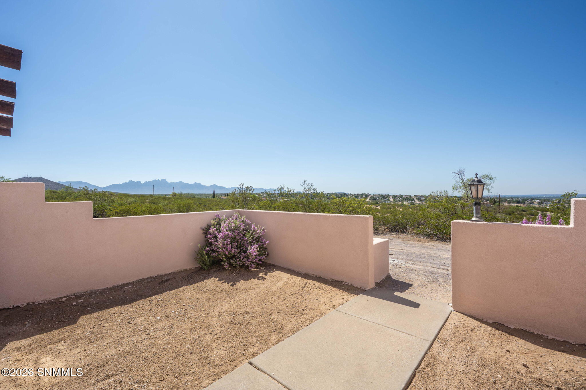 4-web-or-mls-Snappin Homes (DesertRidgeR