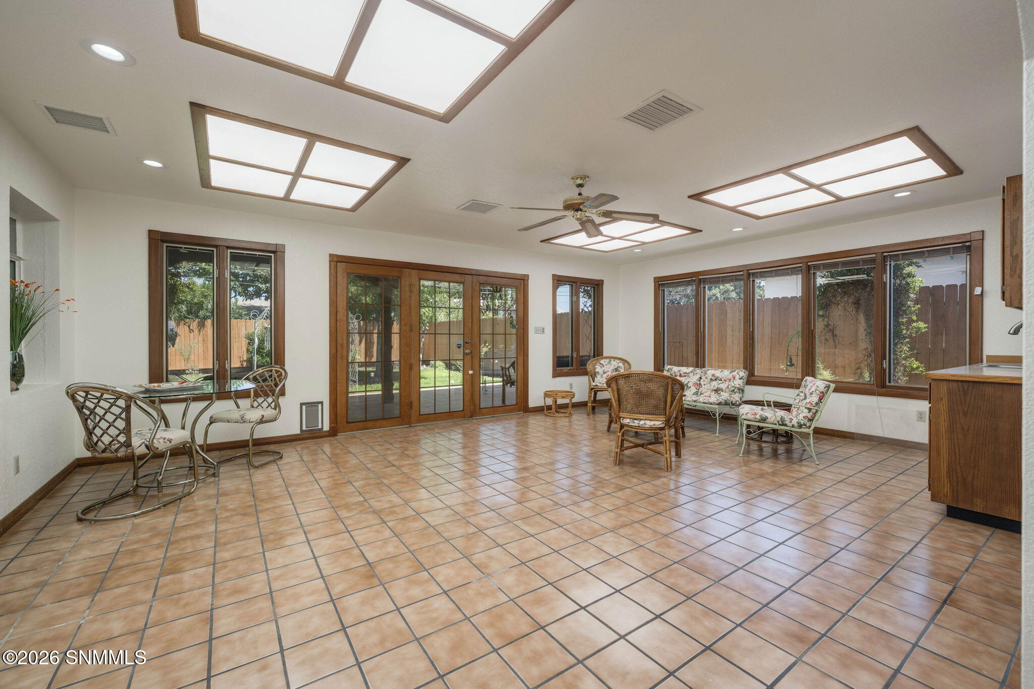 25-web-or-mls-Snappin Homes (Milton415)-