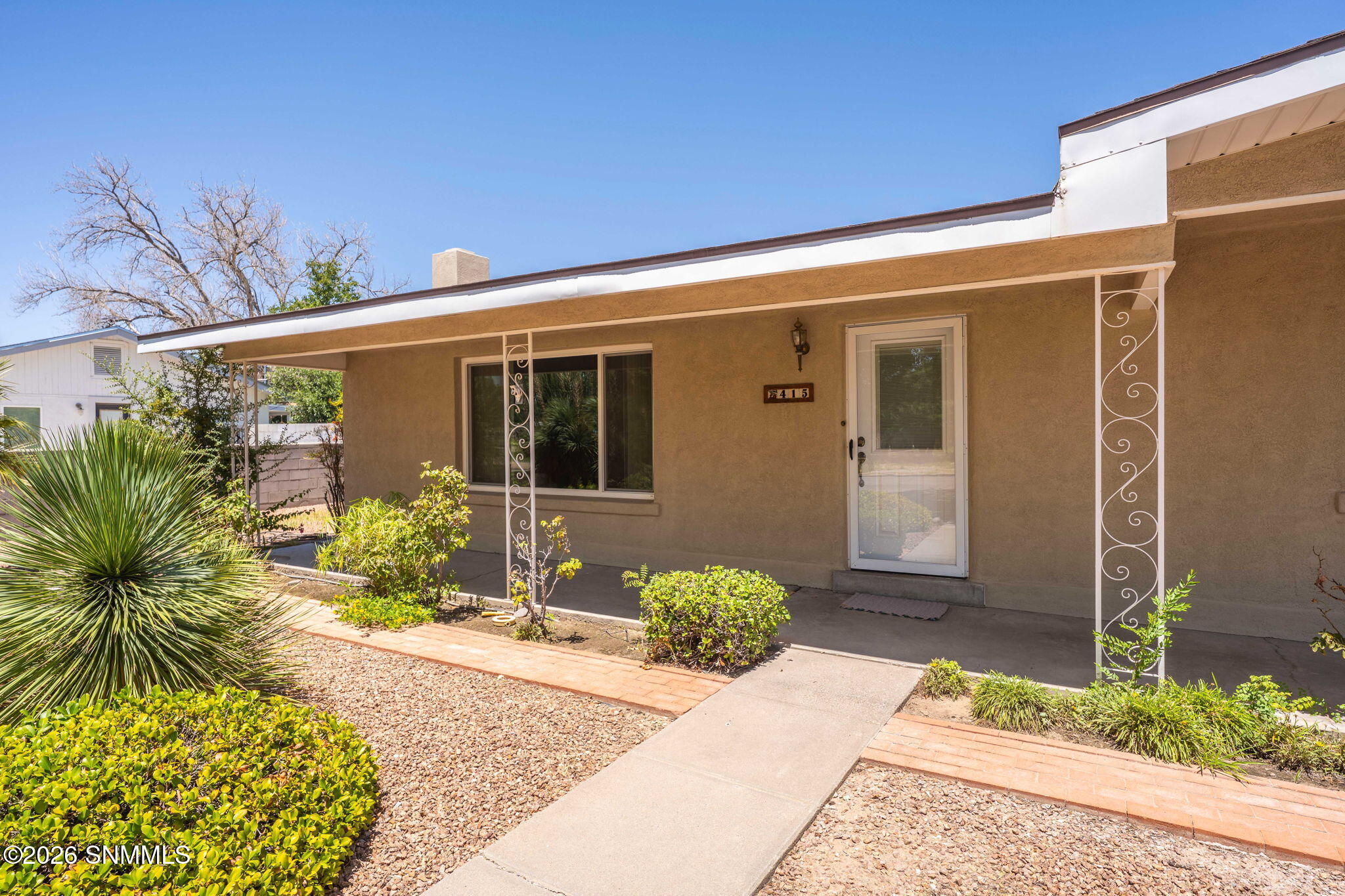 3-web-or-mls-Snappin Homes (Milton415)-3