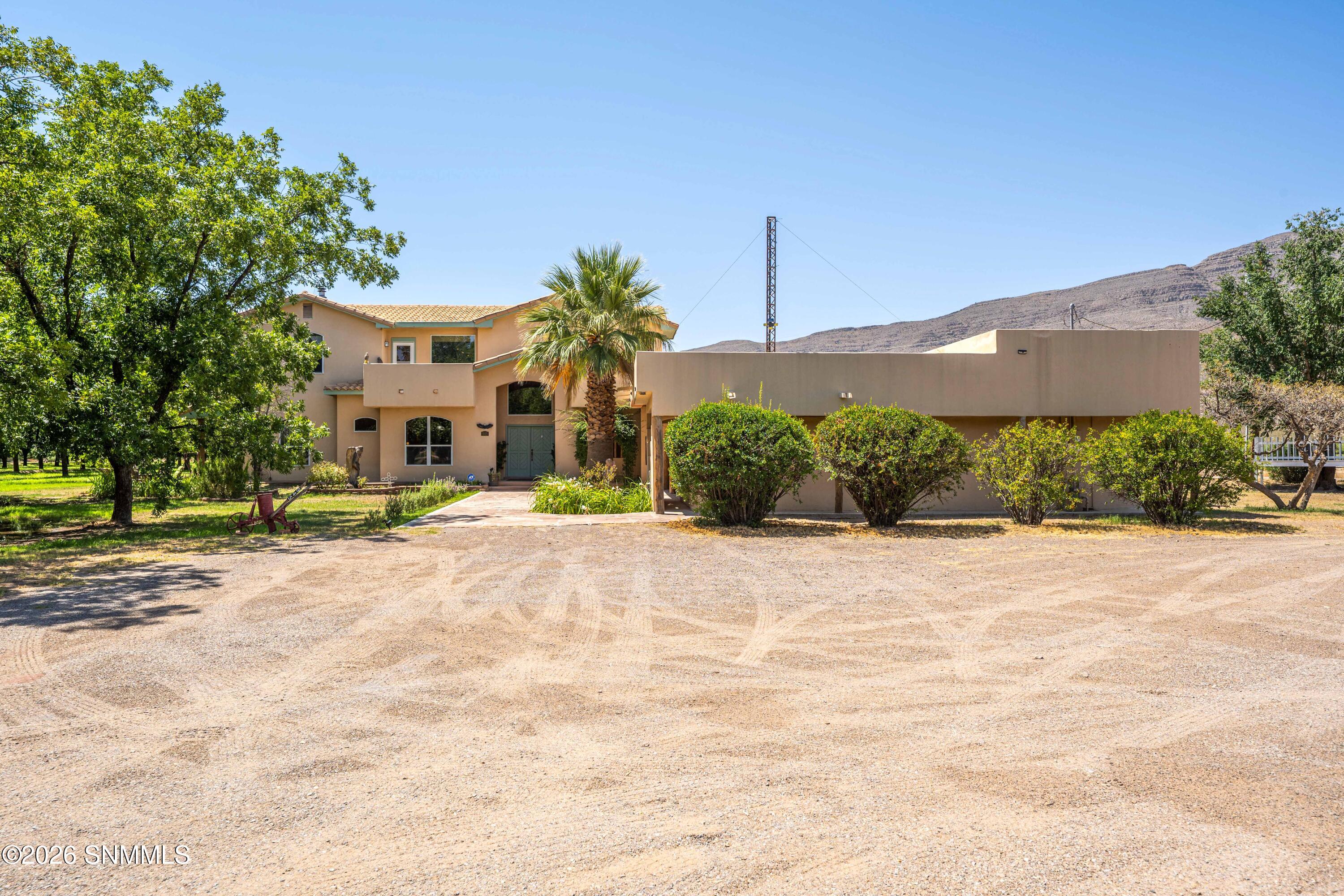2_Front View_Home_1